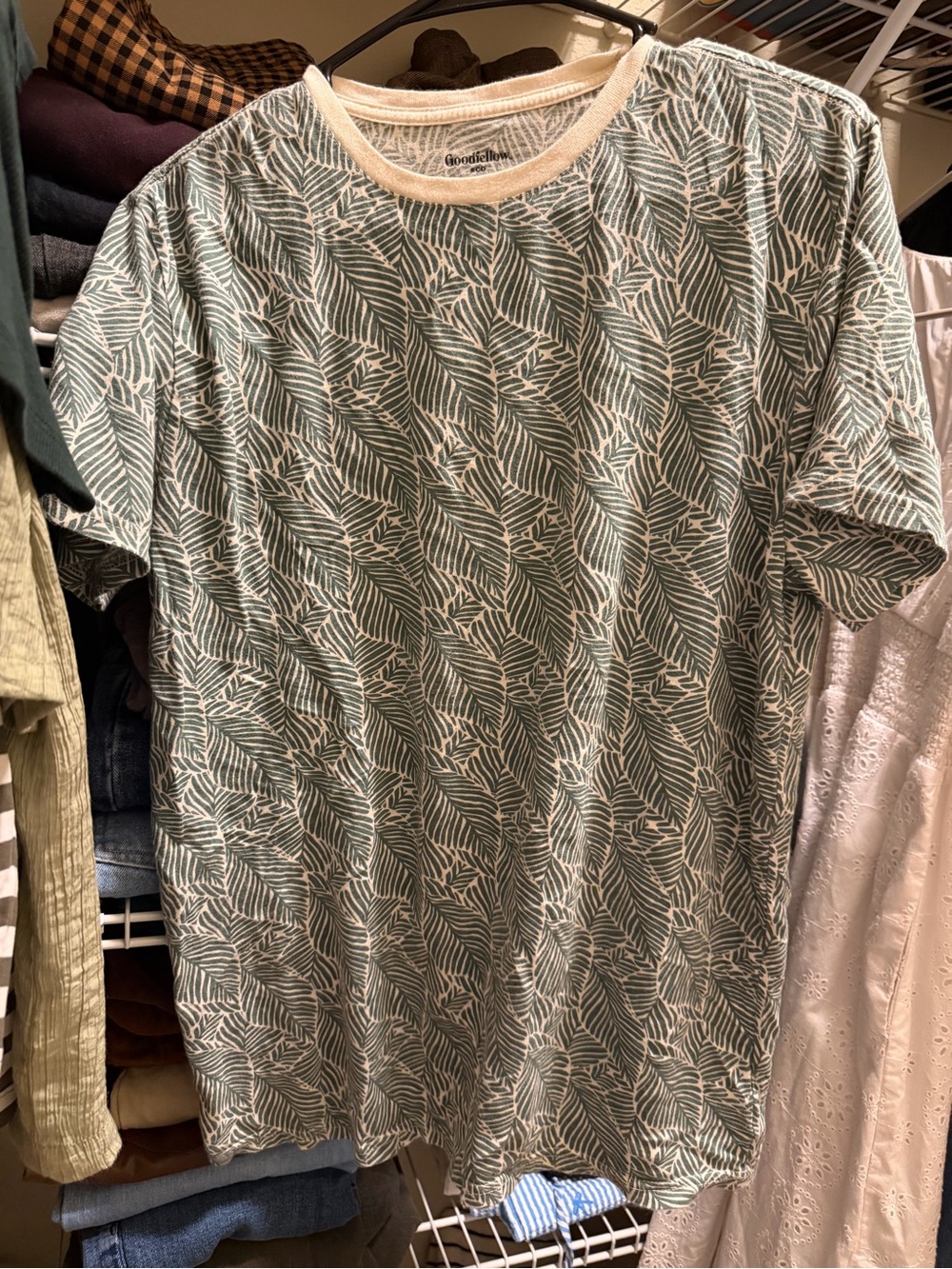 Goodfellow & Co Men's Sage Green Leaf-Print Crewneck Tee